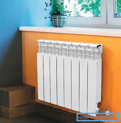 Bateria de aluminiu în interiorul camerei