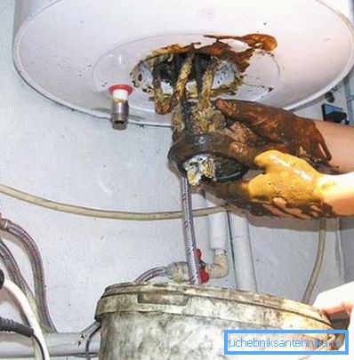 Fără îngrijire, încălzitorul de apă va deveni rapid inutilizabil. Fără îngrijire, încălzitorul de apă va deveni rapid inutilizabil.
