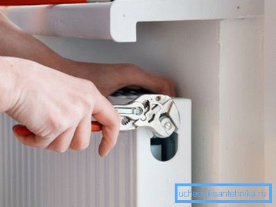 Radiatoarele de încălzire bimetalice cu o racordare la partea inferioară sunt instalate în cabluri subterane sau subterane. Radiatoarele de încălzire bimetalice cu o racordare la partea inferioară sunt instalate în cabluri subterane sau subterane.