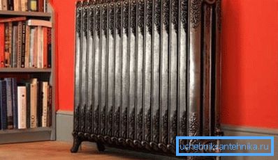 Suprafața mare a radiatorului din fontă își mărește eficiența.