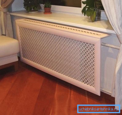 Cel mai adesea ecranul MDF, acesta este un cadru (exterior similar cu o ușă balansieră) și o umplutură realizată din materiale ieftine. Cel mai adesea ecranul MDF, acesta este un cadru (exterior similar cu o ușă balansieră) și o umplutură realizată din materiale ieftine.