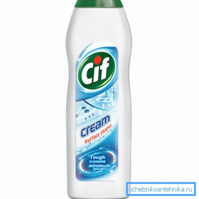 Cum să spălați o chiuvetă de piatră? Cea mai bună soluție sunt produsele de calitate sub formă de cremă, care îndepărtează cu grijă murdăria și nu dăunează suprafața.