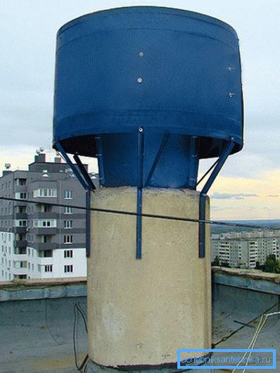 Deflectorul nu numai că protejează, ci și îmbunătățește ventilația. Deflectorul nu numai că protejează, ci și îmbunătățește ventilația.