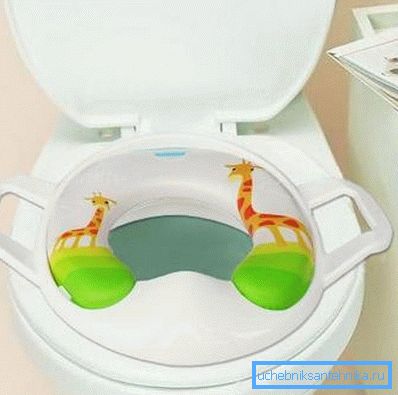 Tampa pentru toaletă pentru copii va permite copilului să viziteze confortabil toaleta