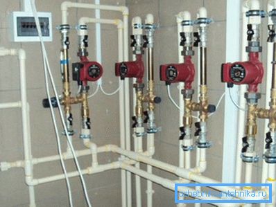 Produsele practice din plastic sunt utilizate pentru aranjarea sistemului de încălzire. Produsele practice din plastic sunt utilizate pentru aranjarea sistemului de încălzire.