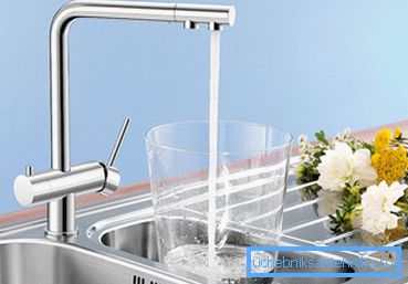 Nu este necesar să instalați un dispozitiv separat pentru a furniza apă filtrată.