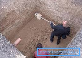 Pentru o astfel de instalare, uneori este necesar să se efectueze o muncă destul de gravă cu solul. Pentru o astfel de instalare, uneori este necesar să se efectueze o muncă destul de gravă cu solul.