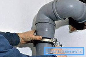 Clamele sunt folosite pentru a asigura conductele Clamele sunt folosite pentru a asigura conductele