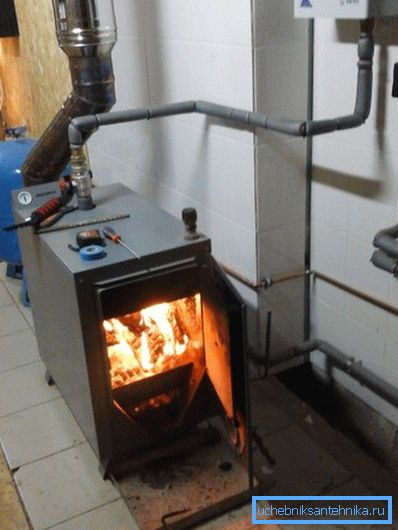 Lemnul de foc este cea mai veche, dar inca foarte populara sursa de energie.