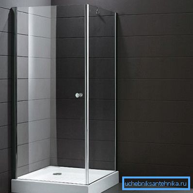 Un colț de duș de 80 cm și 90 cm vă va permite să câștigați mai mult spațiu liber.