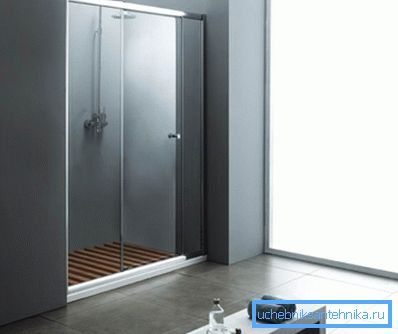 Tăvițele de duș cu perdele arată foarte elegant și grozav pentru interioarele minimaliste.