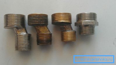 Excentrici de dimensiuni diferite pentru montarea mixerului Excentrici de dimensiuni diferite pentru montarea mixerului