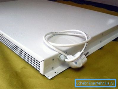 Panourile electrice sunt conectate la o priză regulată. Panourile electrice sunt conectate la o priză regulată.