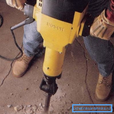 Centura electrica inlocuieste ranga, pickaxe si alte instrumente de percutie.