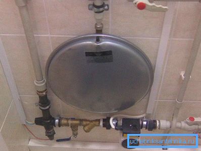Cazan pentru electrozi pentru încălzirea lichidului de răcire.