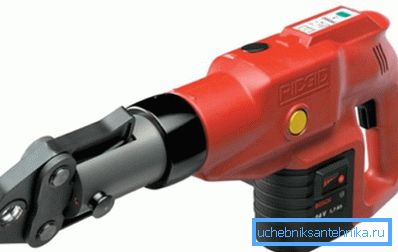 Unelte electrice pentru montarea fitingurilor Unelte electrice pentru montarea fitingurilor