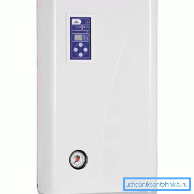 Cazanul electric convertește în căldură toată energia electrică consumată.