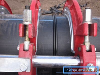 Cuplele electrice vin în dimensiuni foarte mari pentru sudarea prin canalizare Cuplele electrice vin în dimensiuni foarte mari pentru sudarea prin canalizare
