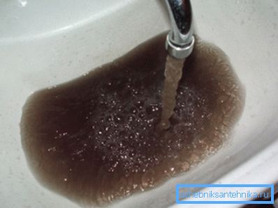 Dacă robinetul este o astfel de apă, înseamnă că microalgele se înmulțesc în ea. Dacă robinetul este o astfel de apă, înseamnă că microalgele se înmulțesc în ea.