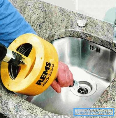 Dacă opritorul nu este amplasat în genunchiul sifonului sau în furtunul ondulat, este posibil ca astfel de remedii să nu funcționeze, ceea ce înseamnă că trebuie să contactați un expert sau să utilizați un instrument mai profesionist. Dacă opritorul nu este amplasat în genunchiul sifonului sau în furtunul ondulat, este posibil ca astfel de remedii să nu funcționeze, ceea ce înseamnă că trebuie să contactați un expert sau să utilizați un instrument mai profesionist.