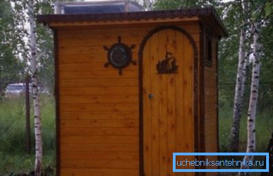 Cabină de duș estetică pe un loc din țară Cabină de duș estetică pe un loc din țară