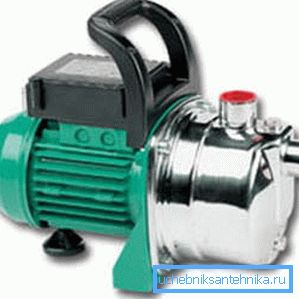 Acesta este un proiect complet de pompare care poate asigura apă și o casă mare.