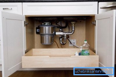 Echipamentul de filtrare instalat sub chiuvetă