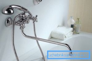 Mixer foto cu o cană de duș Mixer foto cu o cană de duș
