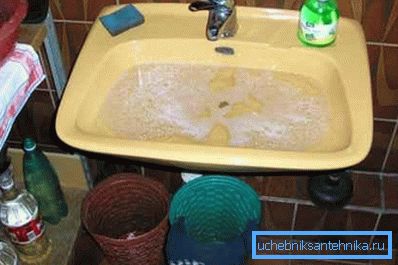 Fotografii de apă care a devenit în chiuvetă