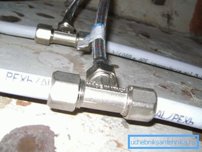 Eyelinerul flexibil vă permite să conectați nodurile la aproape orice unghi