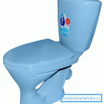 Toaletă albastră - alegerea celor care nu sunt încă pregătiți pentru soluții mai îndrăznețe și mai luminoase