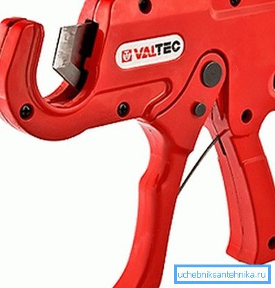 Un instrument pentru efectuarea de bucăți de țevi