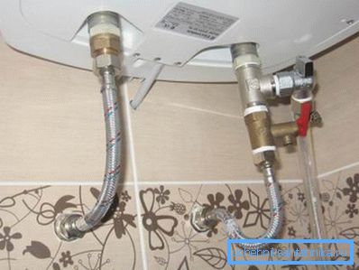 Utilizarea furtunurilor este extrem de nedorită. Pe apa fierbinte, ele servesc un timp scurt. Utilizarea furtunurilor este extrem de nedorită. Pe apa fierbinte, ele servesc un timp scurt.