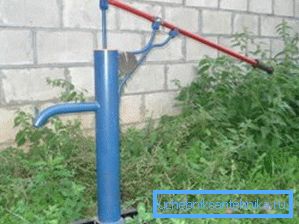 Cum se pompează apa dintr-un puț fără energie electrică folosind o pompă de scule de uz casnic