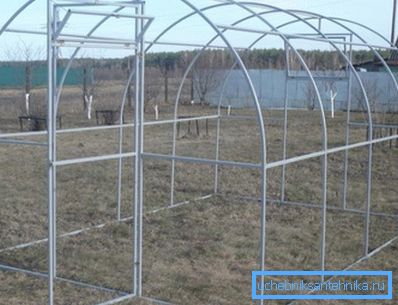 Cadrul pentru fabricarea de sere sau sere din aluminiu va dura mult mai mult decât un produs din metale feroase