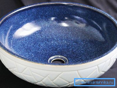Lampa ceramica deasupra capului