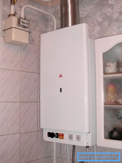 Boilerul compact cu gaz poate încălzi bine apartamentul standard