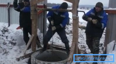 Săpat un fântână în timpul iernii Săpat un fântână în timpul iernii