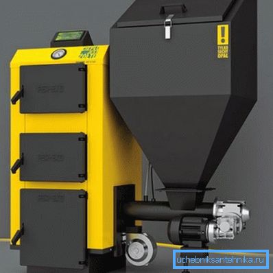 Cazan de combustibil solid cu sistem automat de alimentare cu peleți.