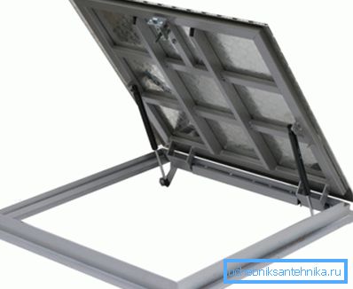 Un specimen pătrat de aluminiu rezistă la o încărcătură de 200 kg.