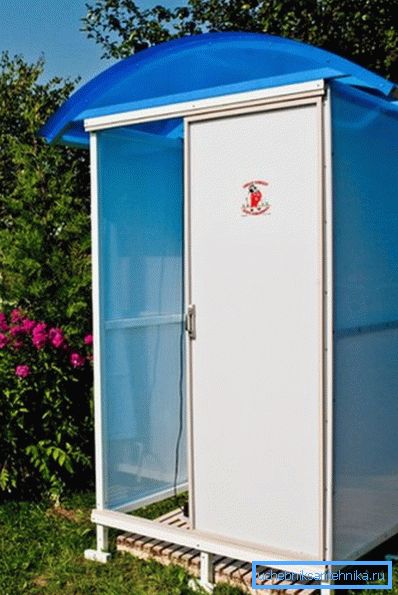 Cabină ușoară cu acoperiș.