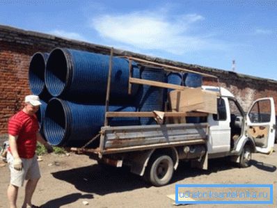 Greutatea ușoară simplifică foarte mult lucrul cu astfel de materiale.