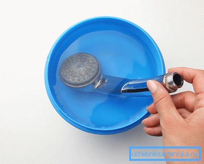 Udarea poate fi în soluție acetică Udarea poate fi în soluție acetică