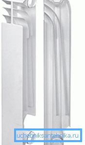 Radiatoarele turnate din aluminiu sunt formate din secțiuni separate. Radiatoarele turnate din aluminiu sunt formate din secțiuni separate.
