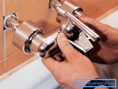 Fotografie amator, procesul de conectare a acestor dispozitive cu fixare pe perete Fotografie amator, procesul de conectare a acestor dispozitive cu fixare pe perete