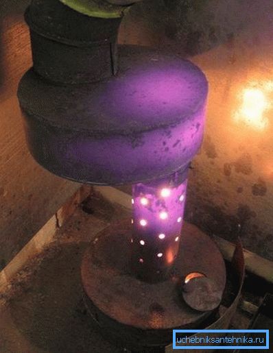 Cuptorul de petrol în proces. Cuptorul de petrol în proces.