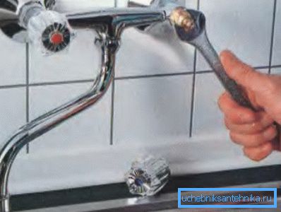 Maestrul repara macara