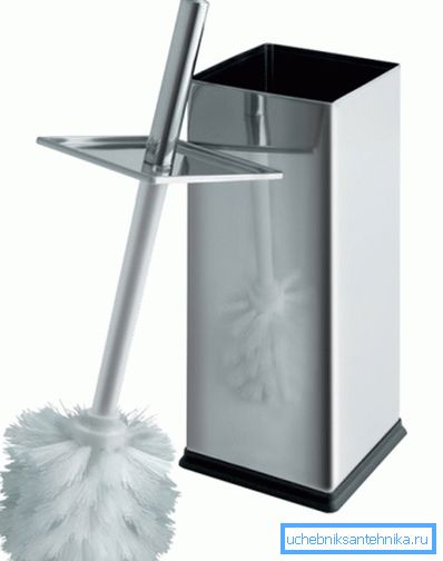 Pensula de metal este mai scumpă, dar este mai durabilă și mai durabilă