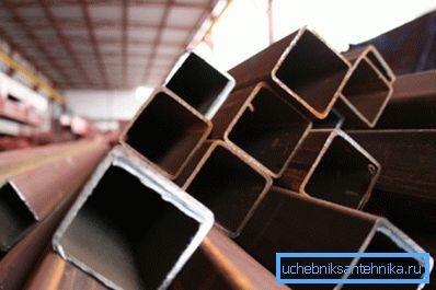 Construcția metalică poate fi depozitată în aer liber, fără deteriorări semnificative. Construcția metalică poate fi depozitată în aer liber, fără deteriorări semnificative.