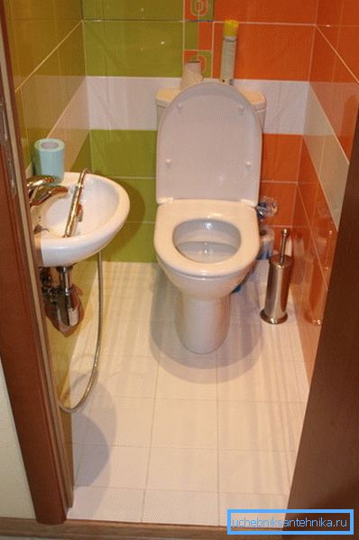 Mini-chiuveta și dușul pentru bideu